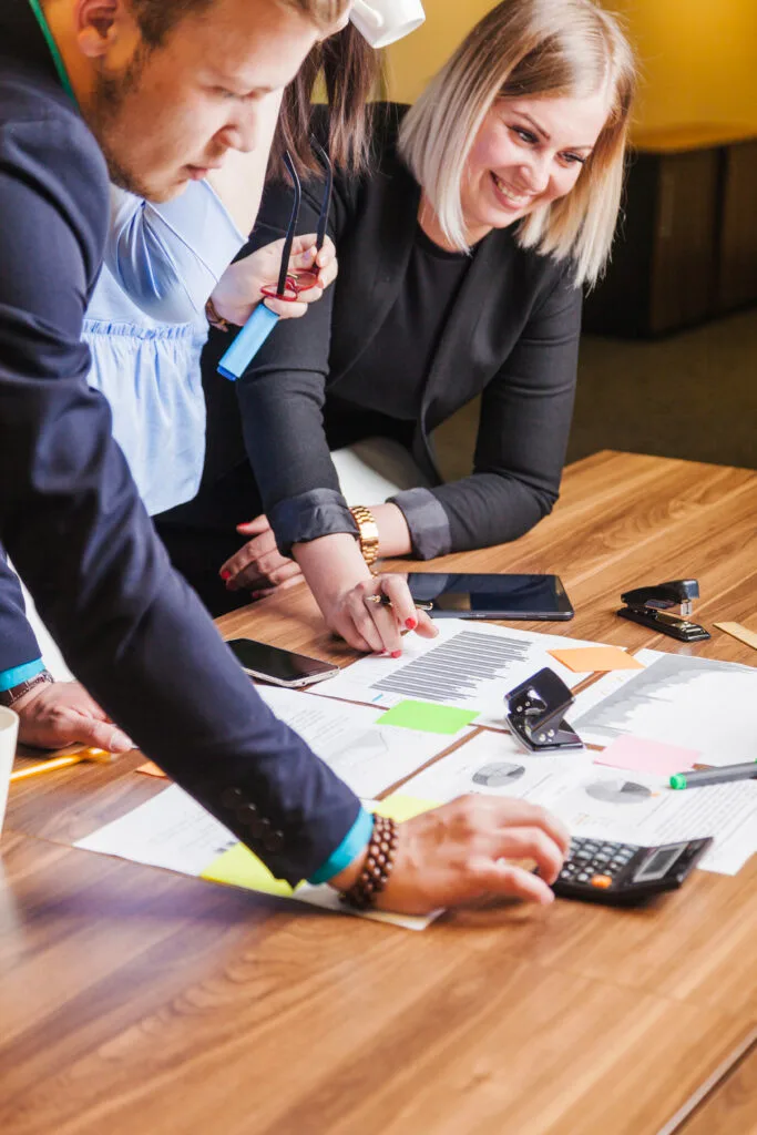 Soluciones confiables en impuestos, inmigracion y creacion de empresas